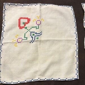 3 Embroidered Napkin 1 coaster color white lighting on pics not great no stain’s